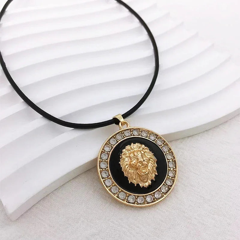Noble and Elegant Lion Scalp Rope Necklace