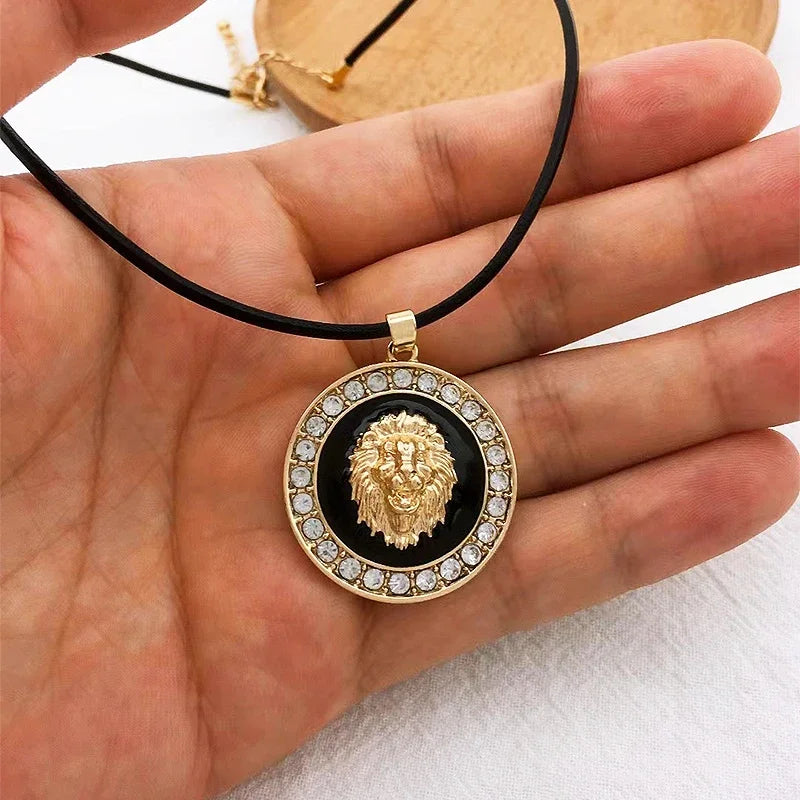Noble and Elegant Lion Scalp Rope Necklace