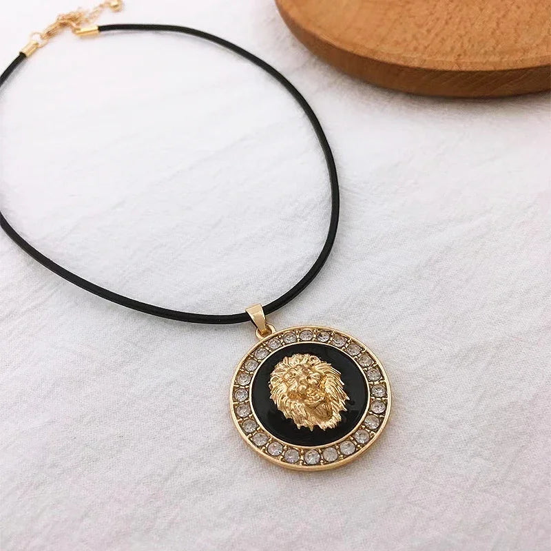 Noble and Elegant Lion Scalp Rope Necklace