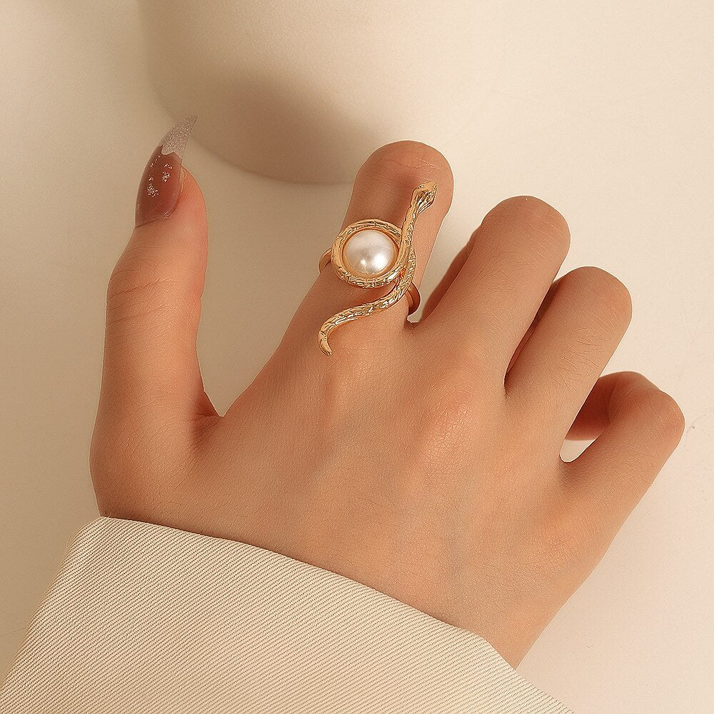 Unique pearl snake ring