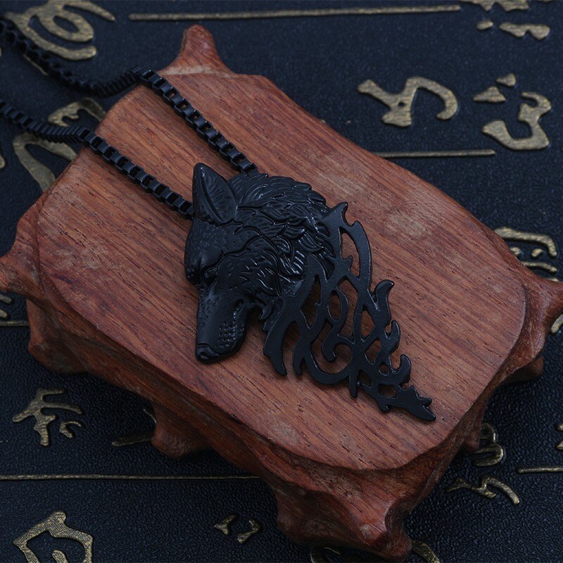 Amazing wolf necklace - animalchanel
