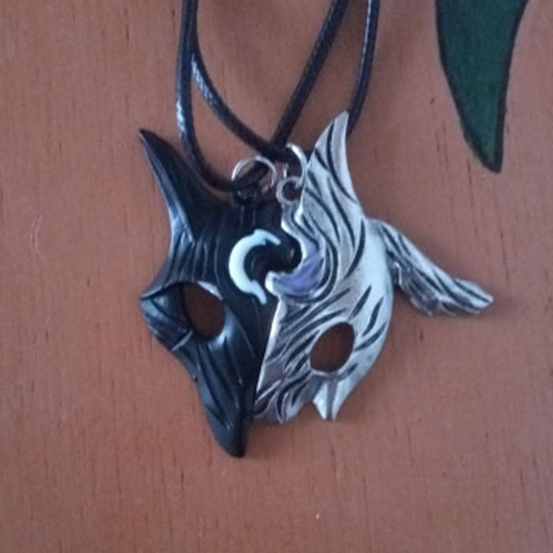 Black and White Wolf Couple Necklace - animalchanel