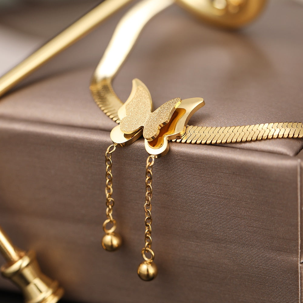 stylish butterfly necklace - animalchanel
