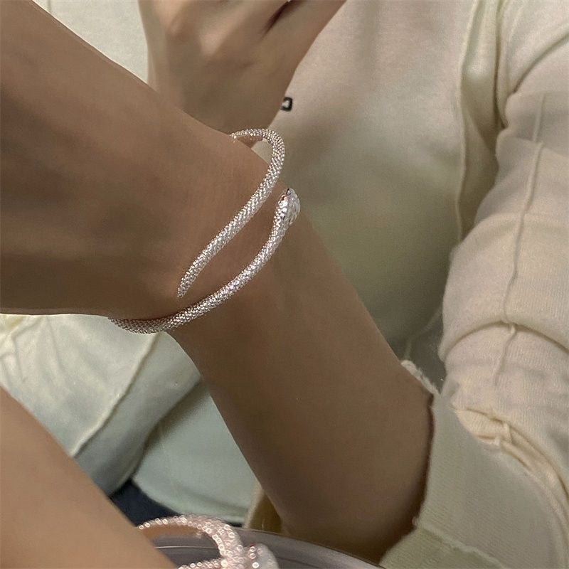 Snake Shape Bracelet - animalchanel