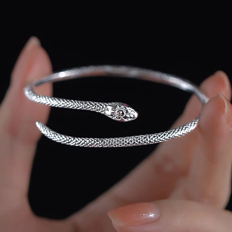 Snake Shape Bracelet - animalchanel