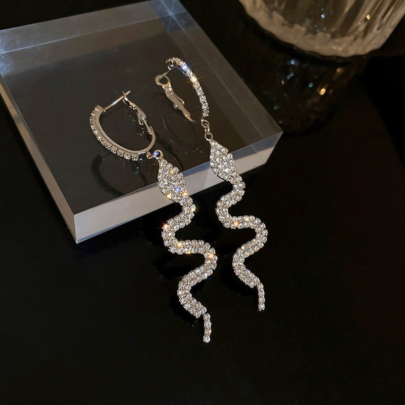 Amazing Crystal Snake Earring - animalchanel