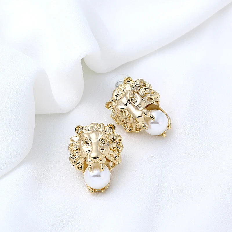 Luxury Lion Pearl earring