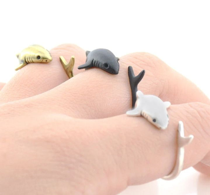 Luxurious shark ring - animalchanel