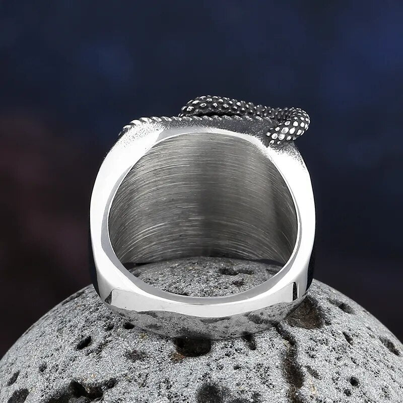 Unique Sanke Black Stone Ring
