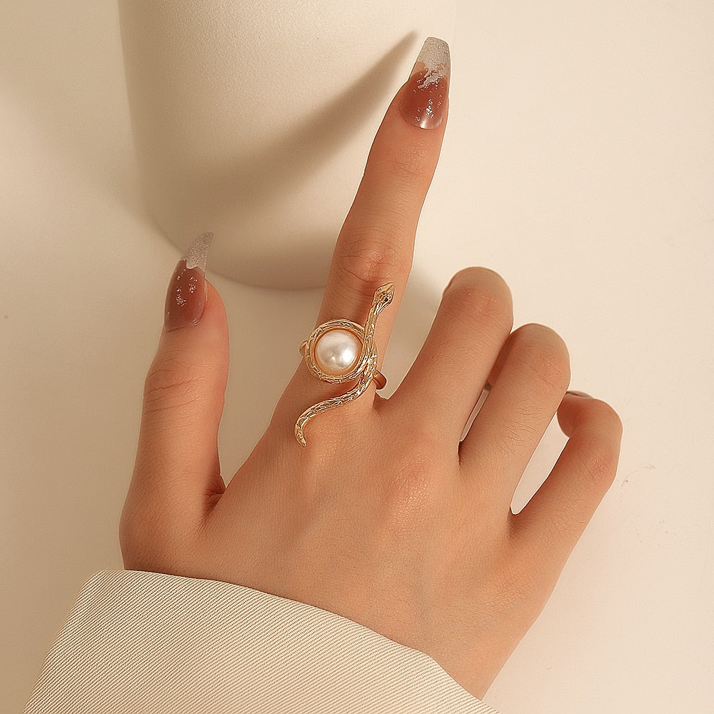 Unique pearl snake ring