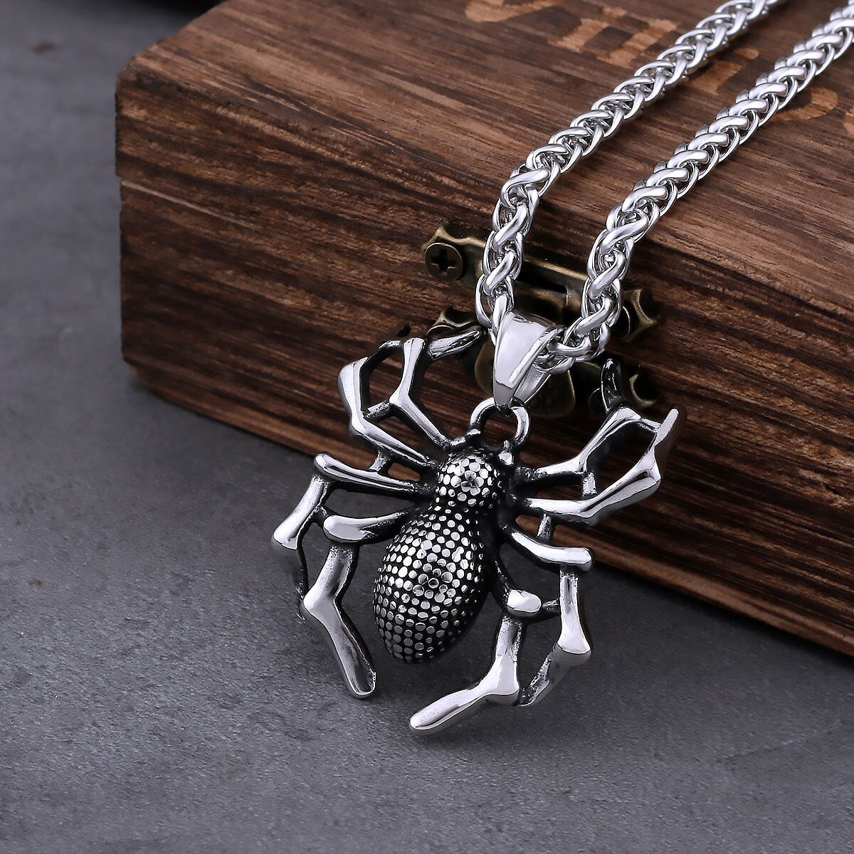 Amazing Spider Necklace