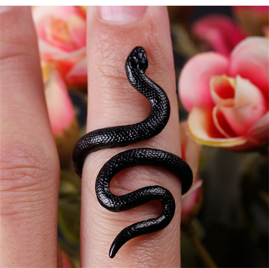 Unique Goth Snake Ring - animalchanel