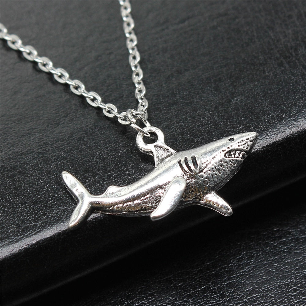 uinique shark necklace - animalchanel