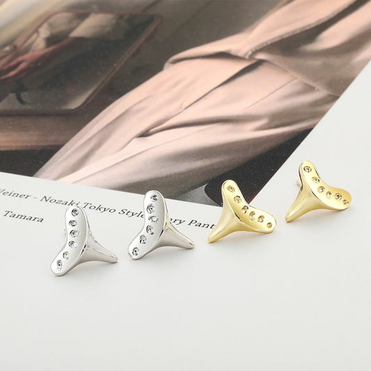 Unique  Shark Teeth Stud Earrings - animalchanel