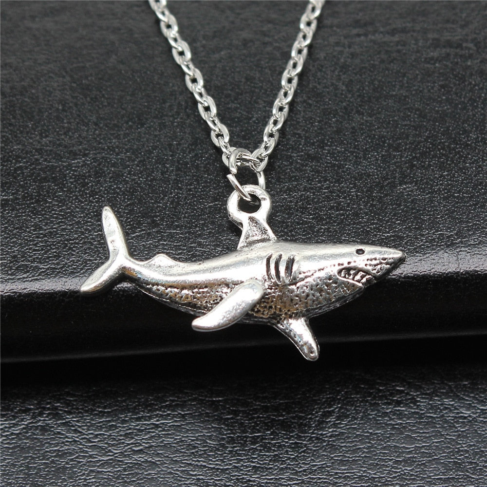 uinique shark necklace - animalchanel